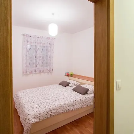 Panorama Apartment *